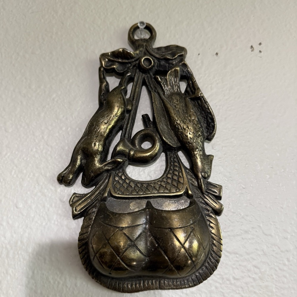 Vintage Cast Metal Match Safe Wall Pocket Old English Hunting Decor Game Bag - Picture 2 of 9